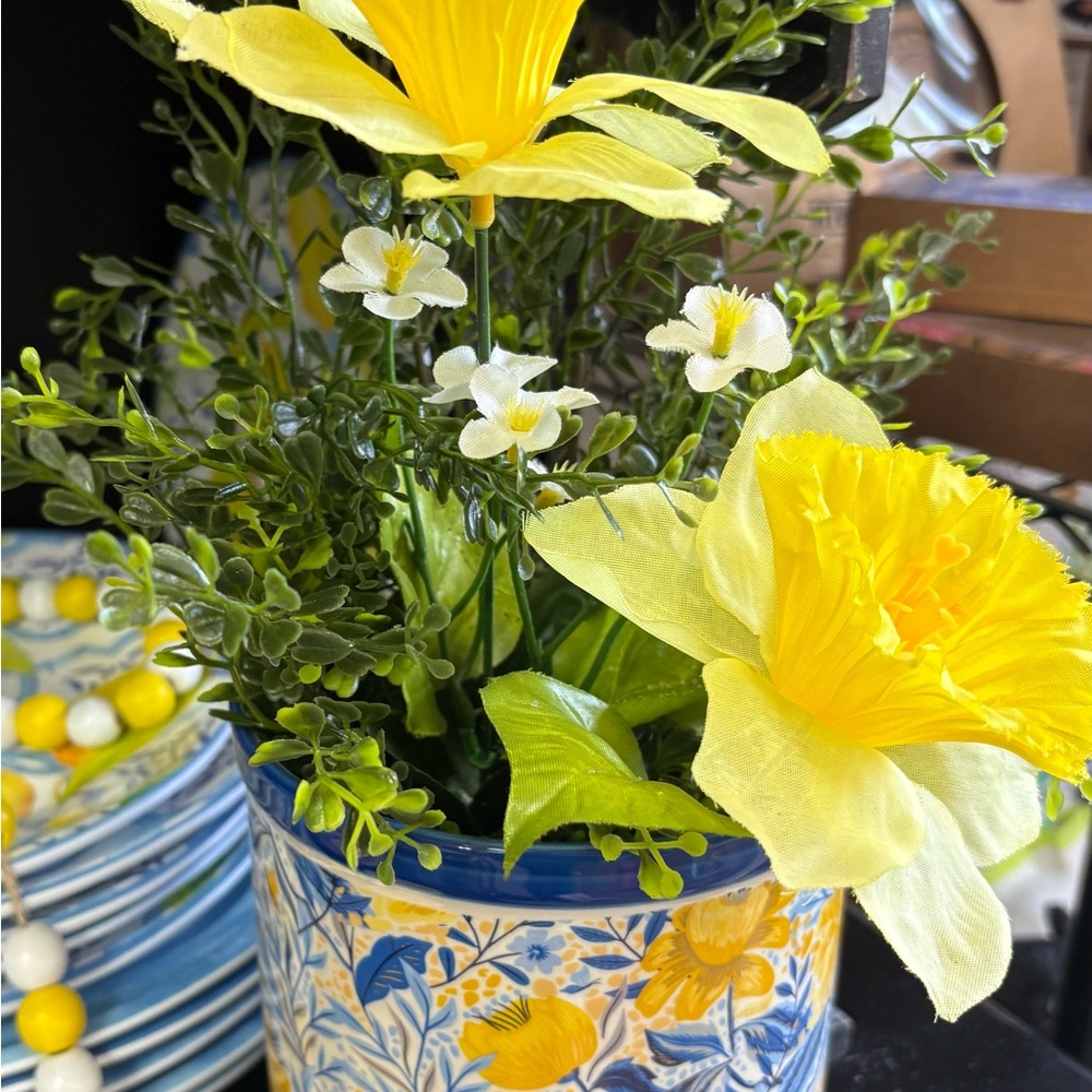 Fitz and Floyd Yellow and Blue Floral Arrangement